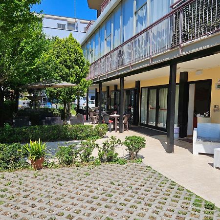 Hotel Paradiso リミニ エクステリア 写真