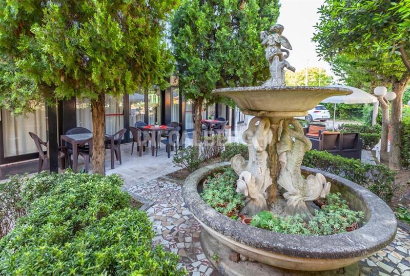 Hotel Paradiso リミニ エクステリア 写真
