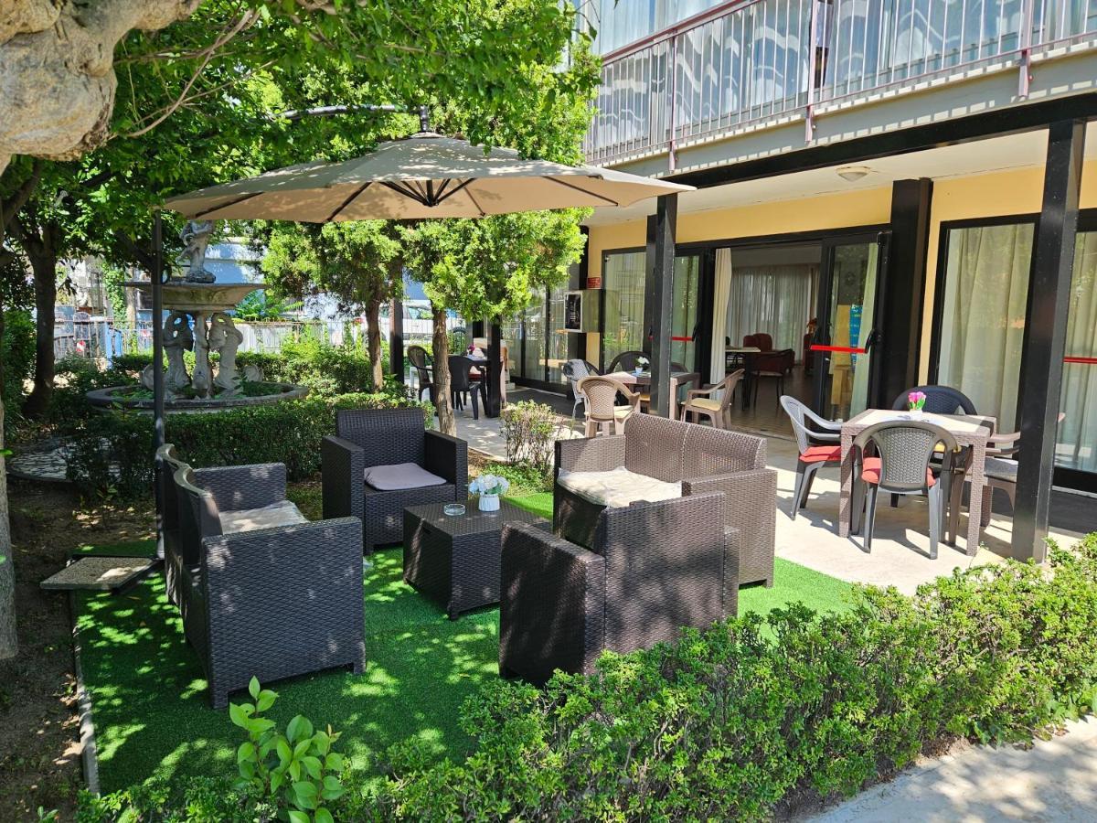 Hotel Paradiso リミニ エクステリア 写真