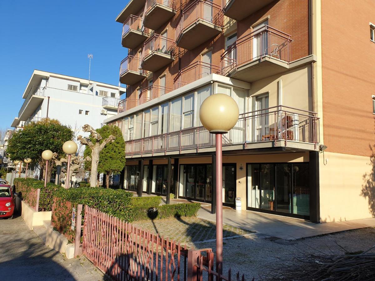Hotel Paradiso リミニ エクステリア 写真